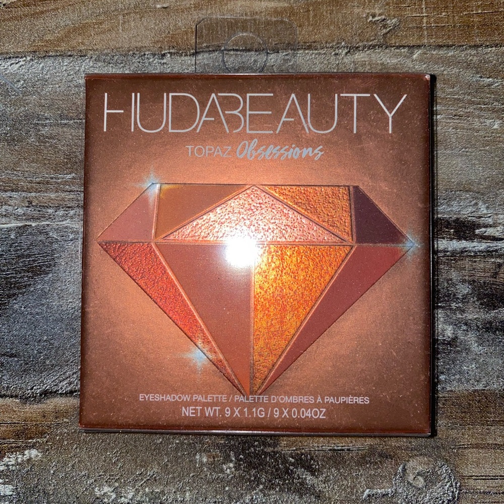 HUDA BEAUTY Topaz Obsessions Palette with Warm Tones